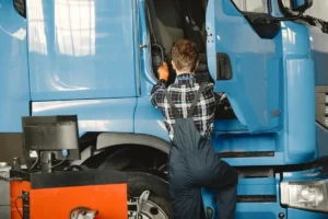genset mati mendadak daftar penyebab genset diesel technician checking